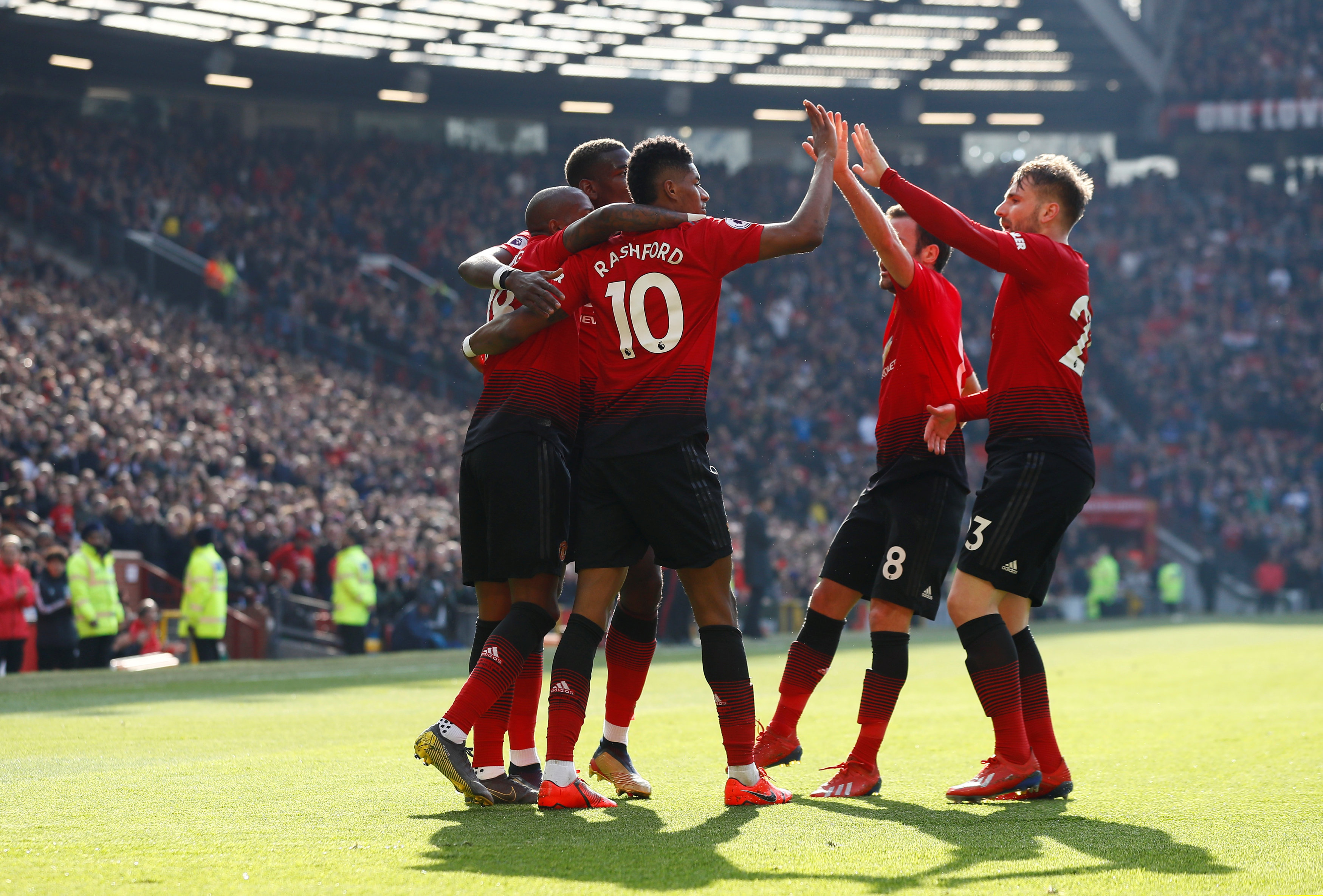 足球不仅仅 足球不仅仅